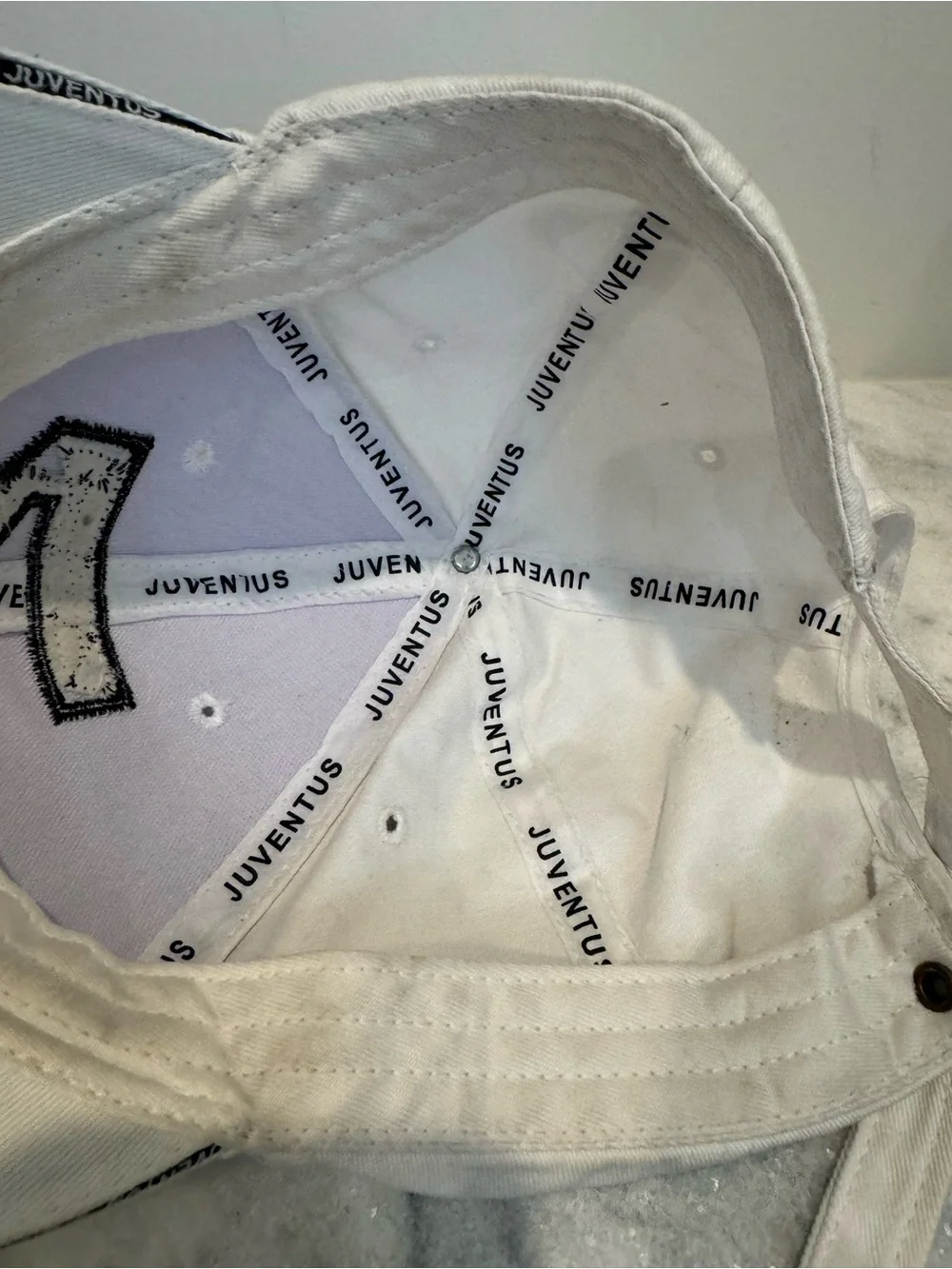 Juventus Cristiano Ronaldo White Baseball Cap with Black 7